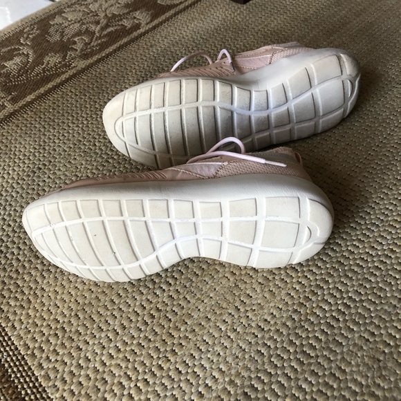 US Polo Association 8.5 Pink Walking Shoe - Picture 3 of 8